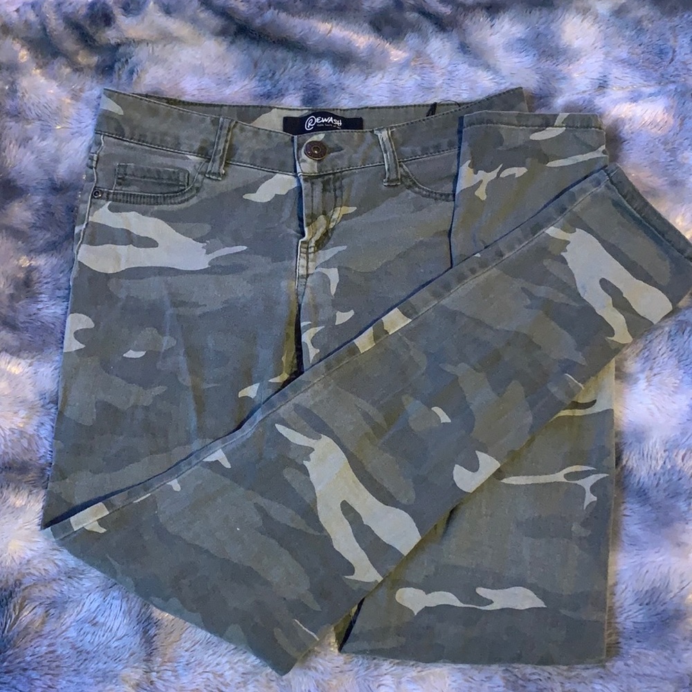 Camouflage jeans